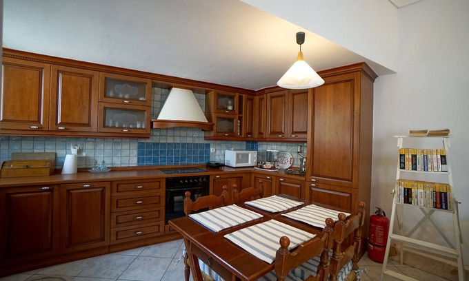 Galaxidi House | Fully equipped, family house near the sea for rent
