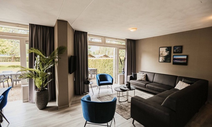 Terwolde House | Fully equipped, semi–detached bungalow for 10 people