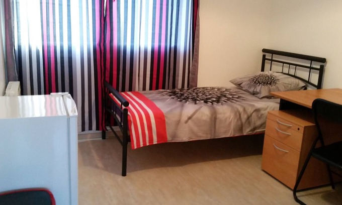 Poste Bed & Breakfast | Fully furnished room