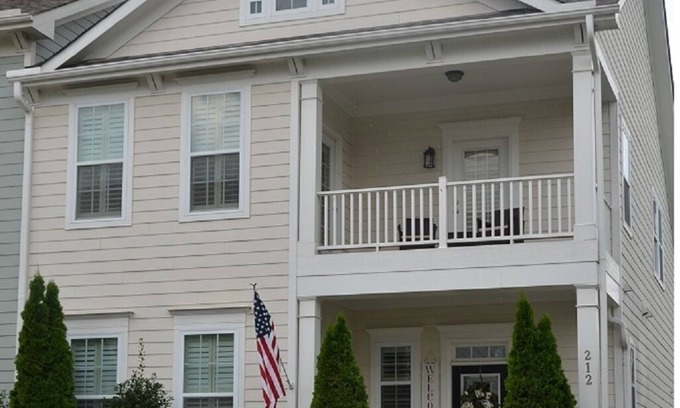 Apex House | FULLY FURNISHED - 12 OAKS
