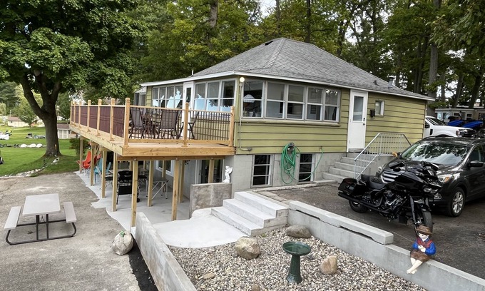 Greenville Cabin | Fully furnished cabin overlooking scenic Wabasis Lake