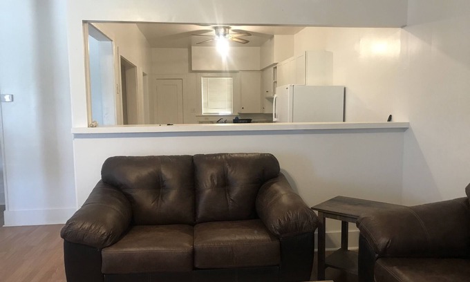 Sweetwater House | Fully furnished duplex in quiet neighborhood