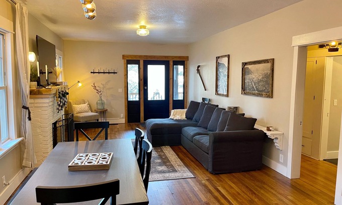 Wallace House | Fully remodeled historical home -Downtown Wallace