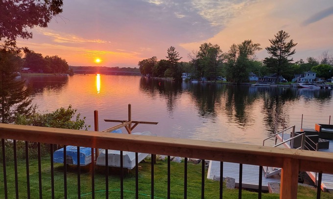 Trent Hills Cottage | Fully renovated luxury waterfront cottage