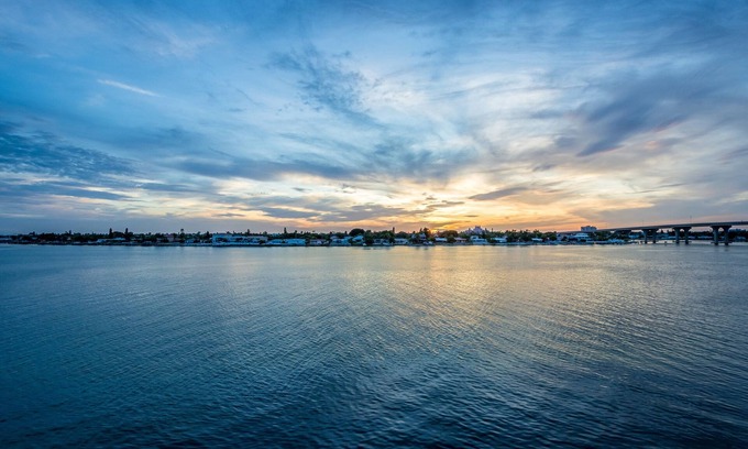 St. Petersburg Condo | Fully Renovated Waterfront Condo on Isla del Sol