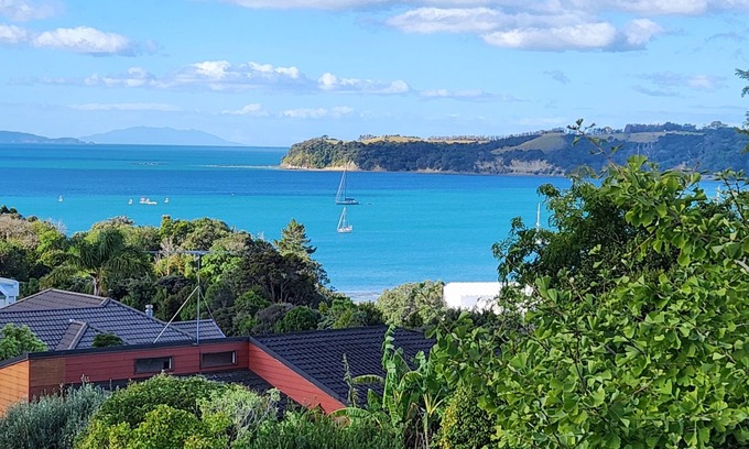 Stanmore Bay House | Fully self contained guest suite, beautiful sea views. 7 minutes walk to beach