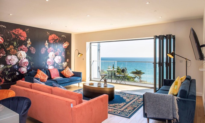 Portwrinkle House | Fulmar - Beachside House with Terrace Hot Tub & Fantastic Views