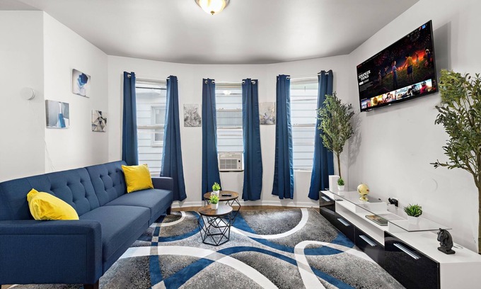 Weequahic Condo | Fun Family getaway - NYC & NWK w/free parking