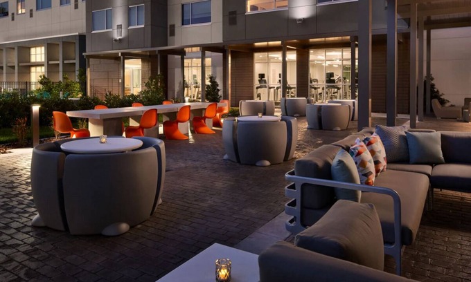 Williamsburg House | Fun for the Whole Family! 4 Great Units, Pool, Bar/Lounge, Pet-Friendly