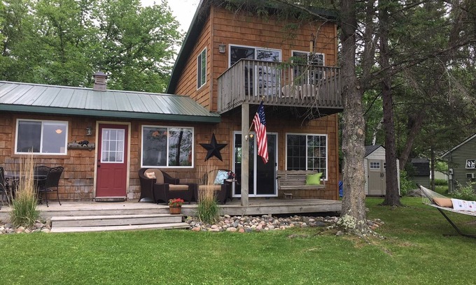 Hillman Cabin | Fun summer getaway, beach, fishing, water sports, clean lake, scrapbooking