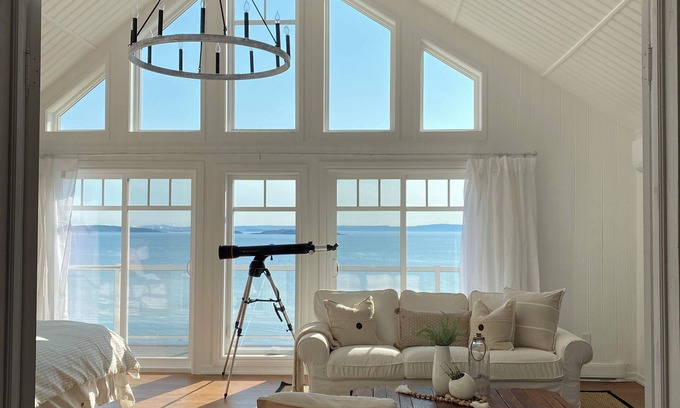 Saint John House | Fundy Bay Beach Housen5 Bedroom, Ocean Front, Hot Tub, Theater Room, Fire Pit
