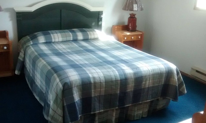 Curryville Cottage | Fundy Rocks Resort family Cottage - Near Famous Hopewell Rocks