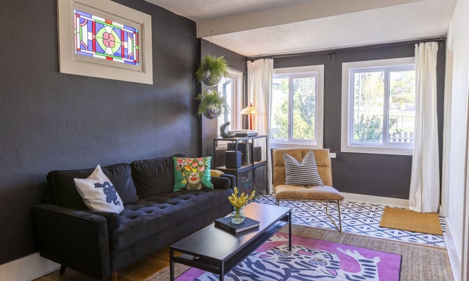 Southeast Calgary House | Funky House - Private Hot Tub - Walking Distance to Downtown