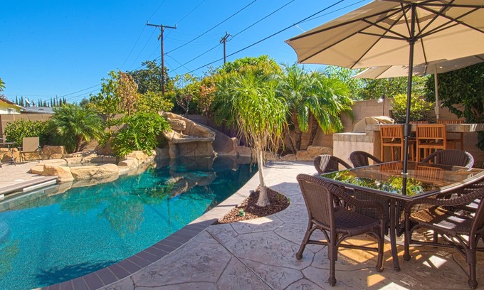 Southeast Anaheim House | Funtierland + California Dreamin' + Pool + Movie Room + Game Room