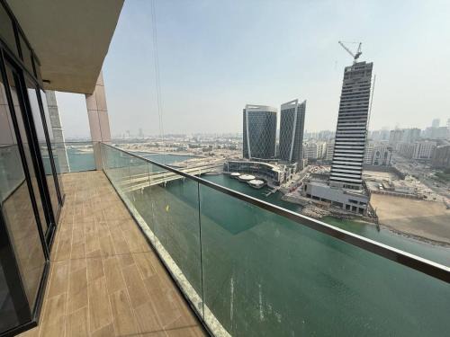 Abu Dhabi Apartment | Furnished 3BR Maryah Vista Near Cleveland by Central Stay