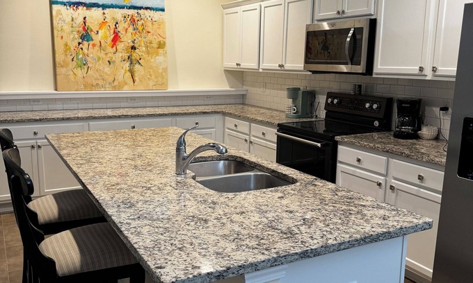 Holly Springs House | Furnished 4-bedroom home in Holly Springs