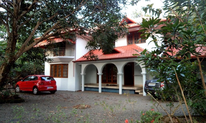 Kottayam House | Furnished AC 3 Bedroom House at Puthupally, Kottayam