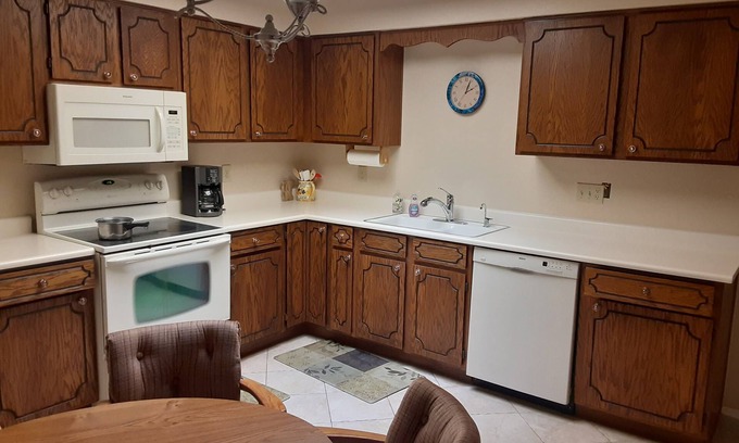 Sunland Village East Condo | Furnished condo in Sunland Village East, an active adult 55+golf resort. No Pet