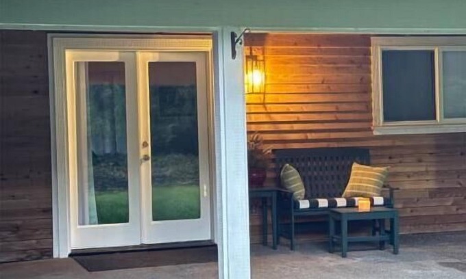 Seabeck Cottage | Furnished Cottage on 5 peaceful acres just min to towns, hospital, Seattle Ferry