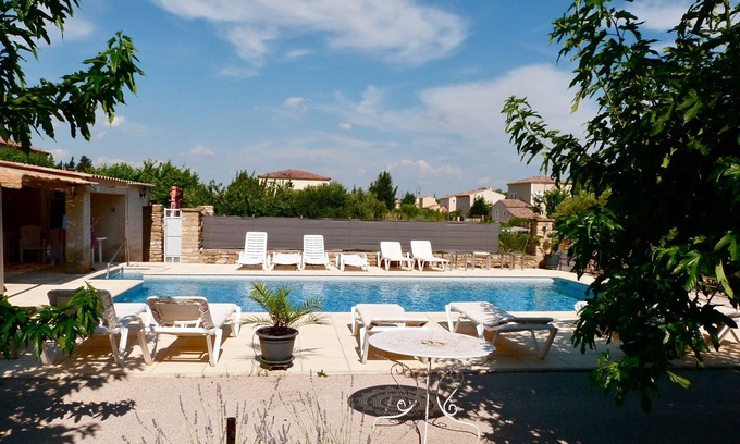 Pujaut Apartment | Furnished Tourist 3 * in Villa pool near Avignon