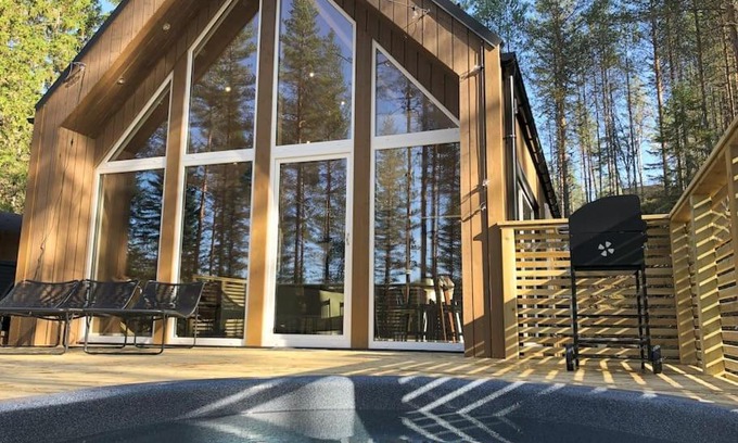 Torsby House | Furukrona - Private Glass Dome, Sauna and Hot Tub!