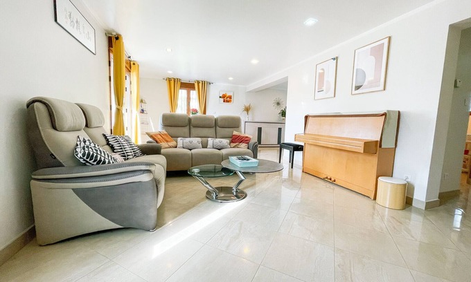 Saint-Ismier House | #FW The House of Sunny Gardens 🌞