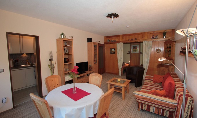 Schwarzenbach Apartment | FW Weissensee 2 adults indoor pool sauna fitness tennis