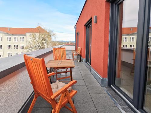 Straubing Apartment | Fynbos City Penthouse, Dachterrasse, Design-Küche, Parkplatz