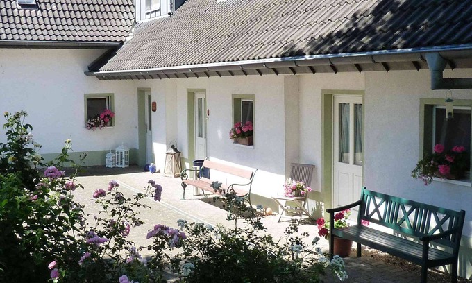 Rindern Apartment | Gästehaus Hasenkath am Deich 3 Sterne Fewo Grindweide Familienurlaub