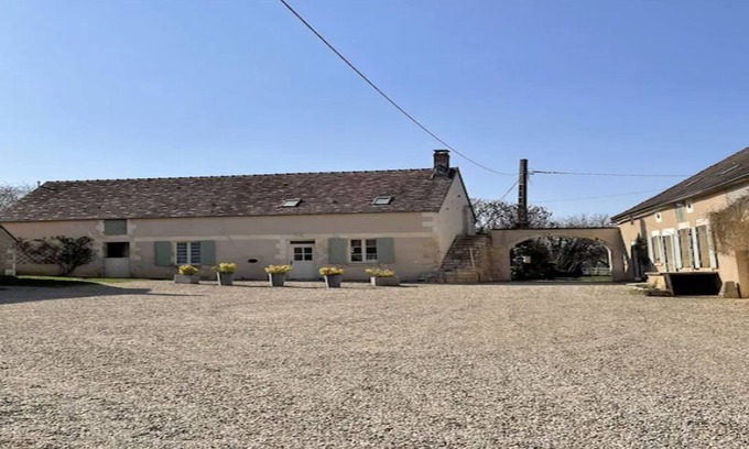 Druyes-les-Belles-Fontaines House | Gîte au coeur d'un domaine