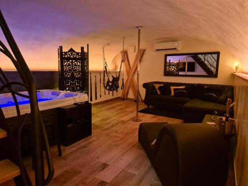 Donzere House | Gîte érotique avec spa privatif