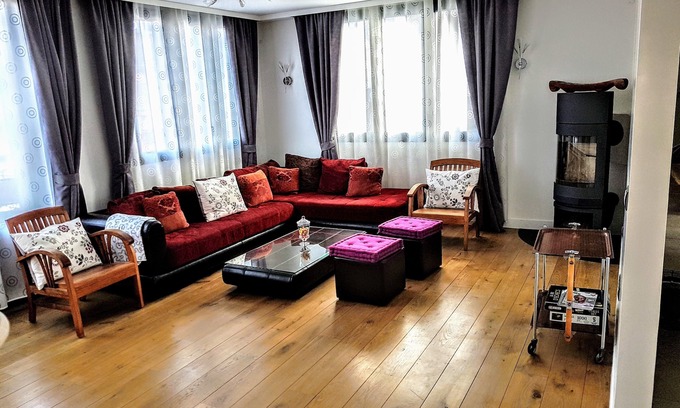 Argenteuil House | Gîte 10 People. Well equipped cottage to receive 10 people five bedrooms
