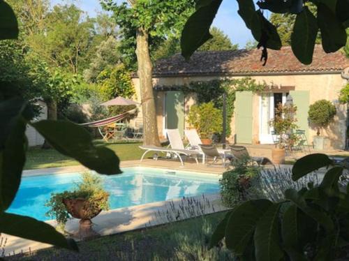 Saint Vivien House | Gîte 2-4 couchages situé dans un magnifique jardin