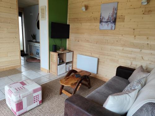 Vernet-la-Varenne Apartment | Gîte ambiance Chalet