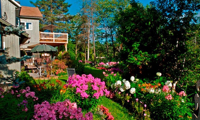 Mont-Laurier Hotel | Gîte au Pied du Courant de Gilbert Desjardins