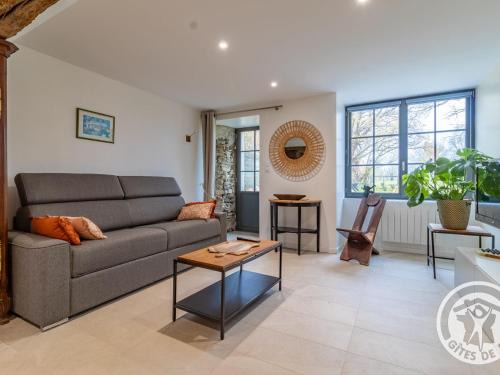 Rochefort-sur-Loire House | Gîte charmant entre Loire et Layon, terrasse, jardin, parking, proche d'Angers, idéal pour couples - FR-1-622-71