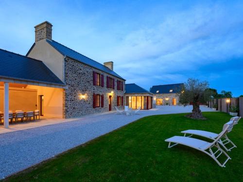 La Celle-sous-Gouzon House | Gîte de luxe dans le Cotentin avec piscine intérieure jacuzzi ,sauna, salle de sport salle de jeux