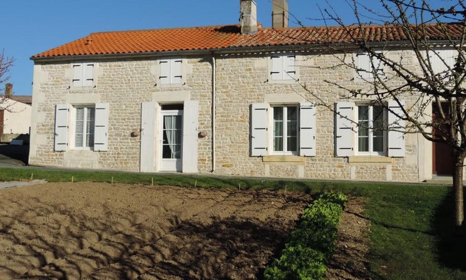 Puy-du-Lac House | Gîte de l'Aubrée 17