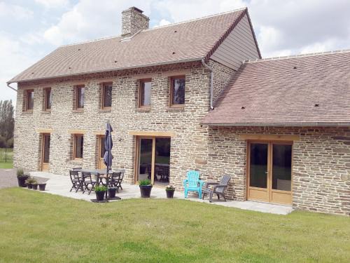 Saint-Germain-du-Crioult House | Gîte de Landemeure, 10 couchages, accès PMR