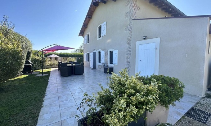 Peronnas House | Gîte de la Forêt de Seillon
