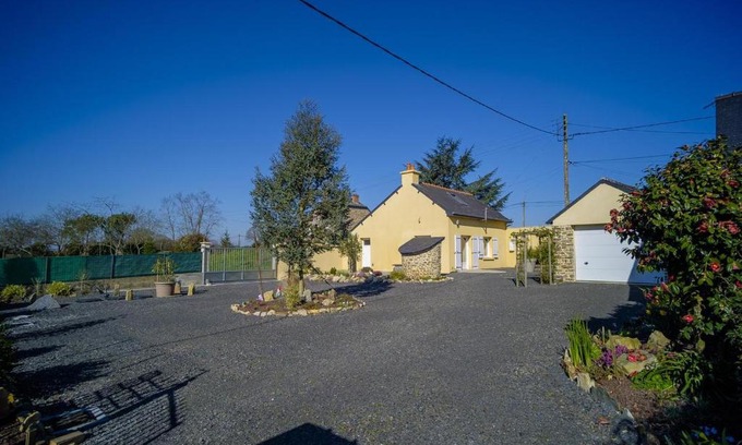 Bain-de-Bretagne House | Gîte Des Huttes