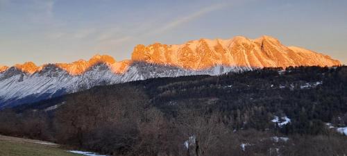 Agnieres-en-Devoluy Ski Chalet | Gîte du Faraud