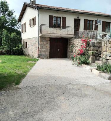 Saint-Haon House | Gîte en pleine campagne