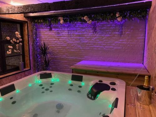Bergues House | Gîte et SPA La Poterne