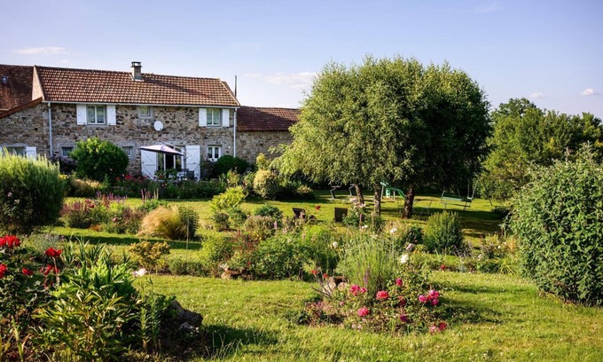 Saint-Vallier House | Gîte au jardin Le Poivre