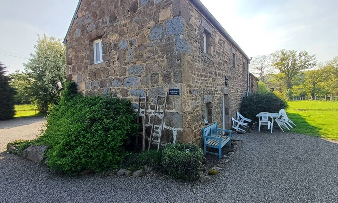 Taillebois House | Gîte in Suisse Normande, sleeps 7, peaceful setting, 5 mins from La Roche d'Oëtre