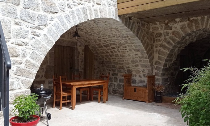Saint-Alban-sous-Sampzon House | Gîte Les Chapélétas au Coeur de L'ardèche du sud