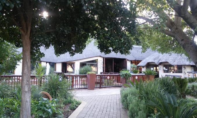 Roodeplaat Cabin | Gabbata Lodge