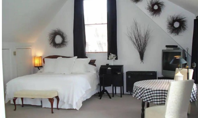Coudersport Apartment | Gail Eustace Dupont Guesthouse