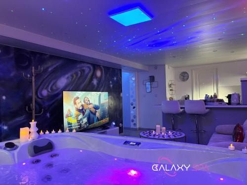 Champigneulles Apartment | GALAXY SPA - Suite Mercure Jacuzzi Privatif